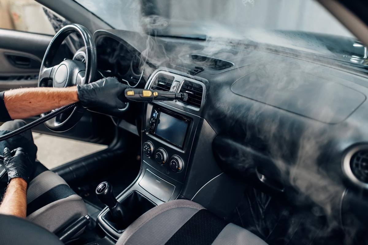 Detailer deodorizing car AC vents